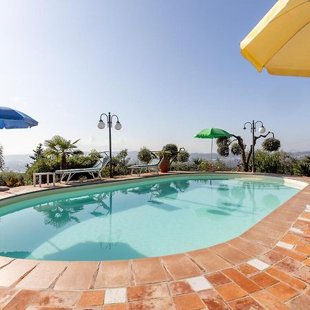 Beautiful Home In Uzzano Pt With Kitchen Zewnętrze zdjęcie
