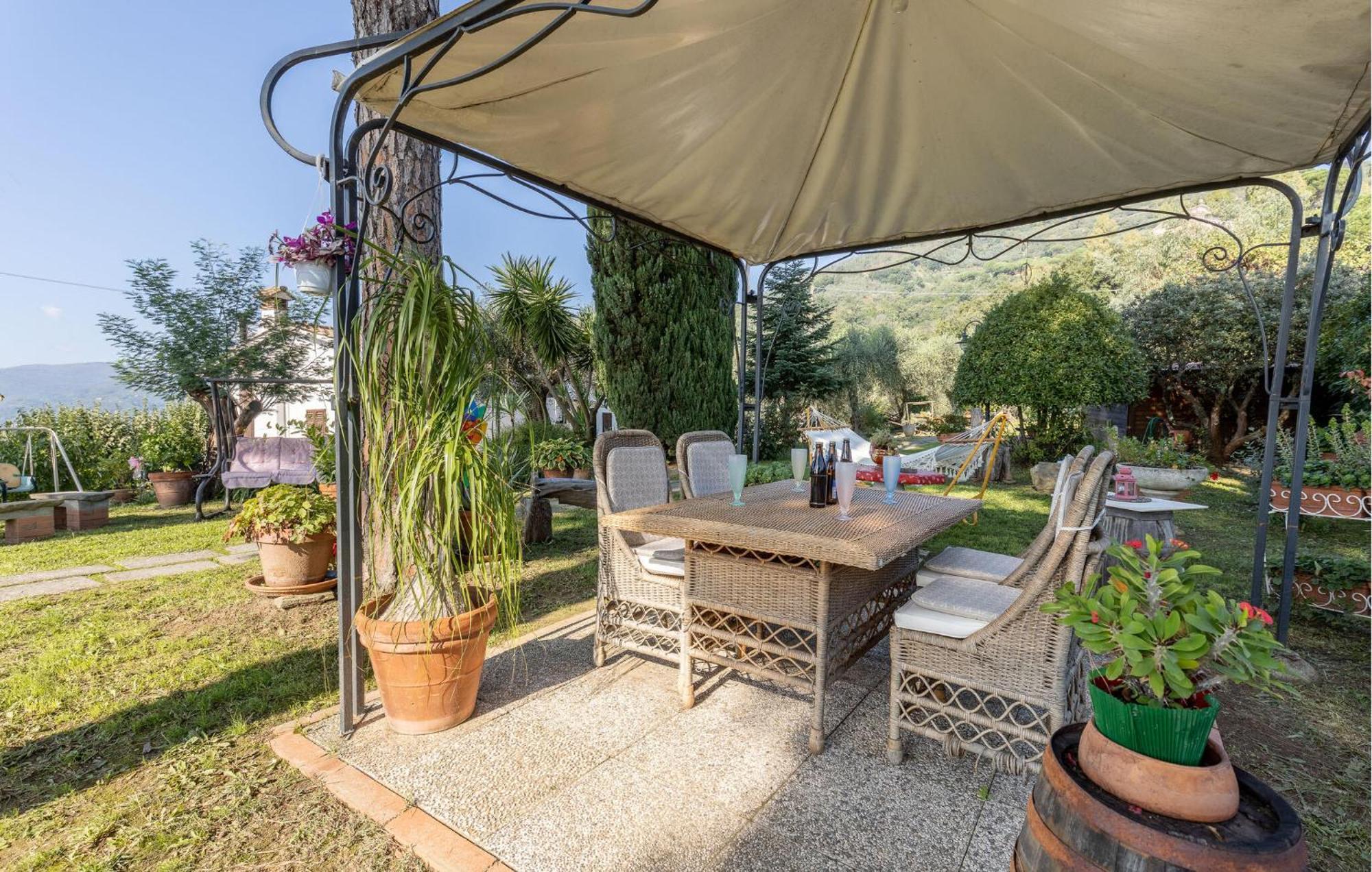 Beautiful Home In Uzzano Pt With Kitchen Zewnętrze zdjęcie