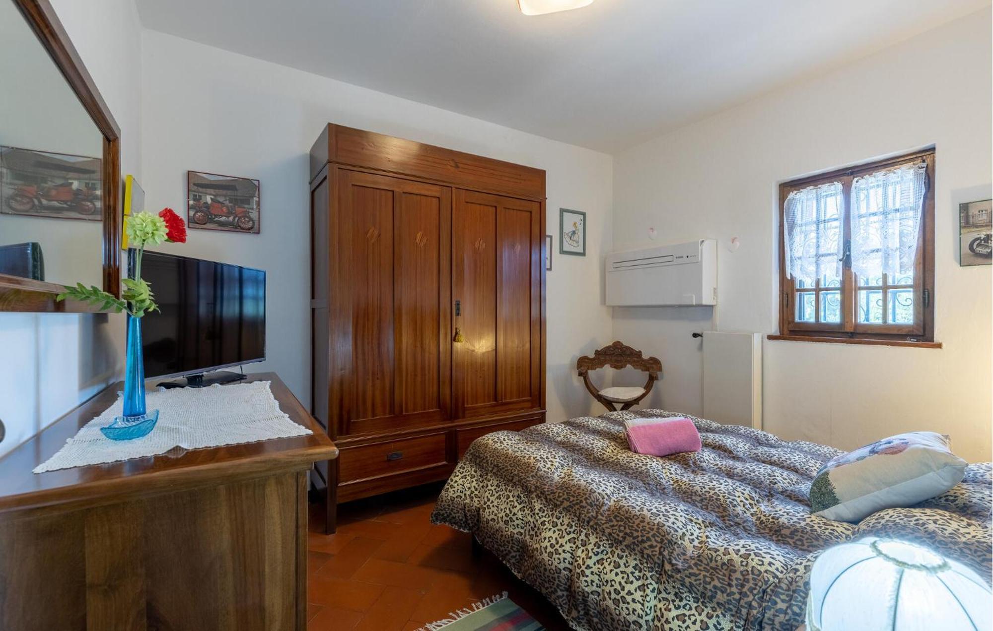 Beautiful Home In Uzzano Pt With Kitchen Zewnętrze zdjęcie