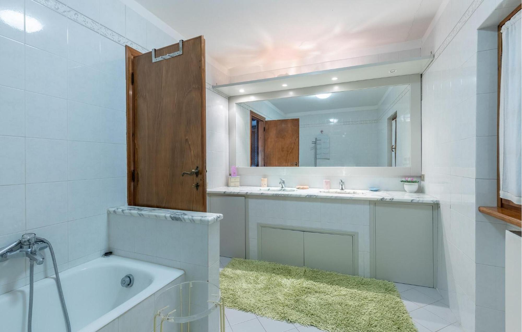 Beautiful Home In Uzzano Pt With Kitchen Zewnętrze zdjęcie