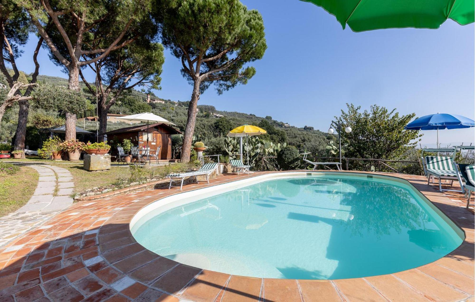 Beautiful Home In Uzzano Pt With Kitchen Zewnętrze zdjęcie