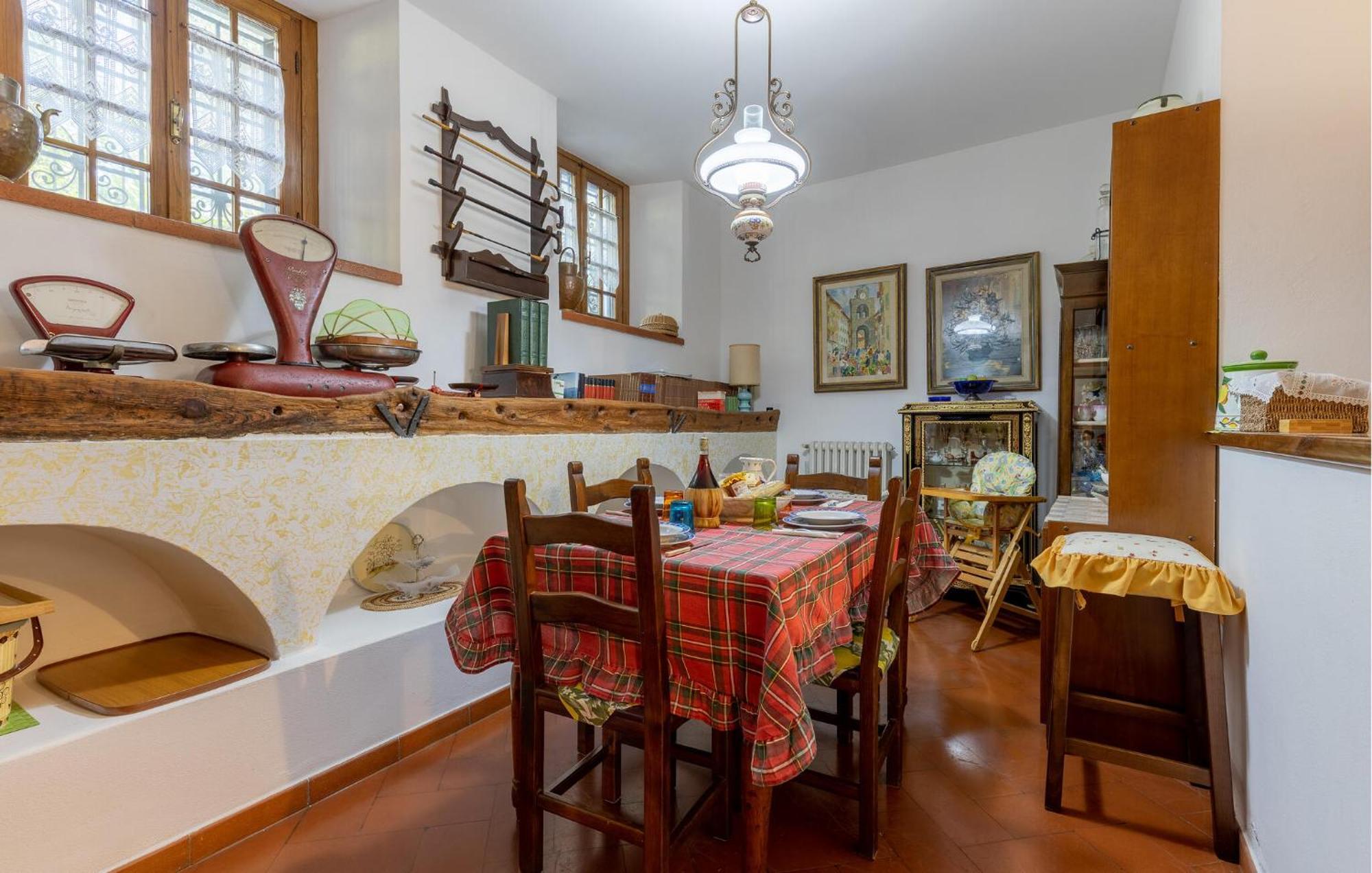 Beautiful Home In Uzzano Pt With Kitchen Zewnętrze zdjęcie