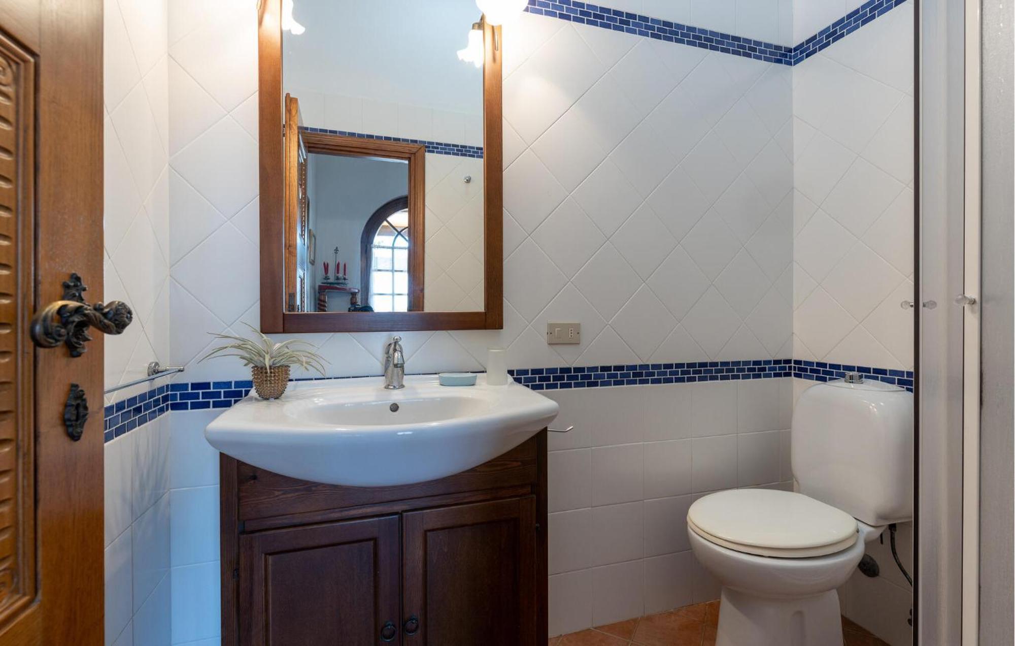 Beautiful Home In Uzzano Pt With Kitchen Zewnętrze zdjęcie