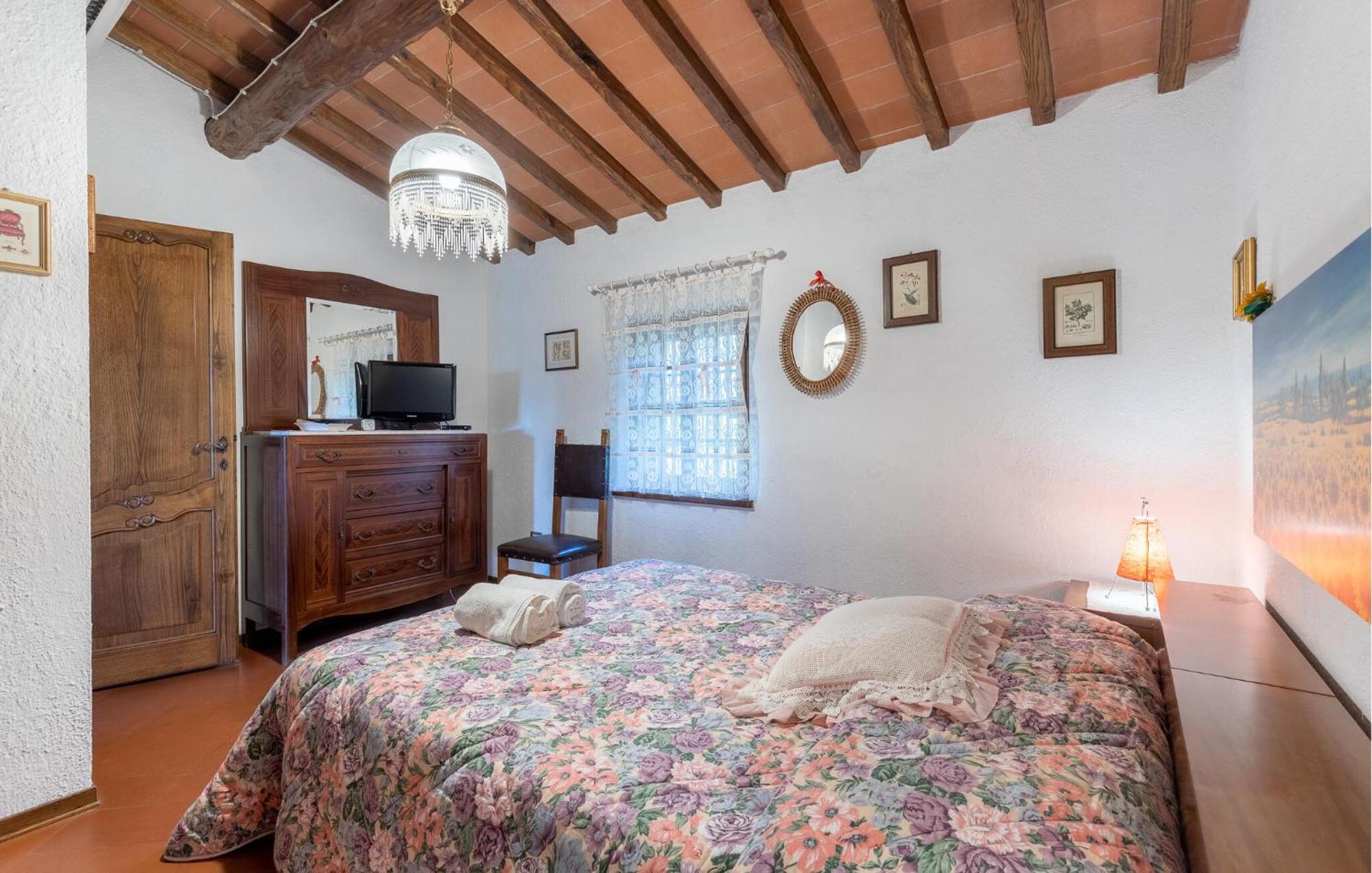 Beautiful Home In Uzzano Pt With Kitchen Zewnętrze zdjęcie