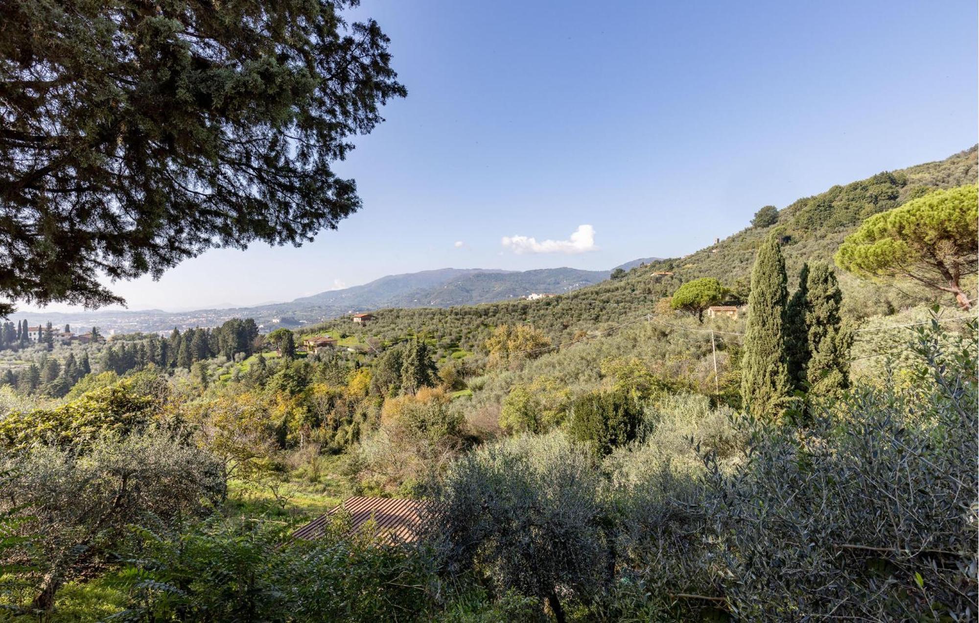 Beautiful Home In Uzzano Pt With Kitchen Zewnętrze zdjęcie