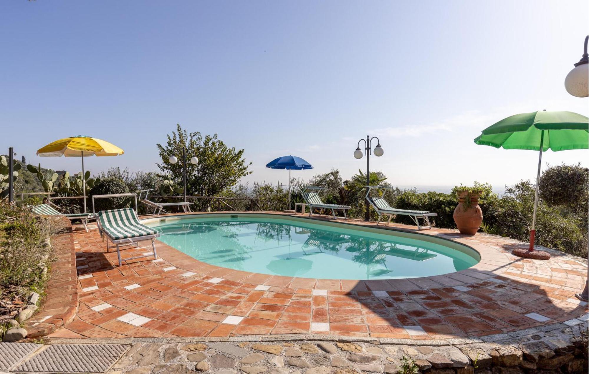 Beautiful Home In Uzzano Pt With Kitchen Zewnętrze zdjęcie