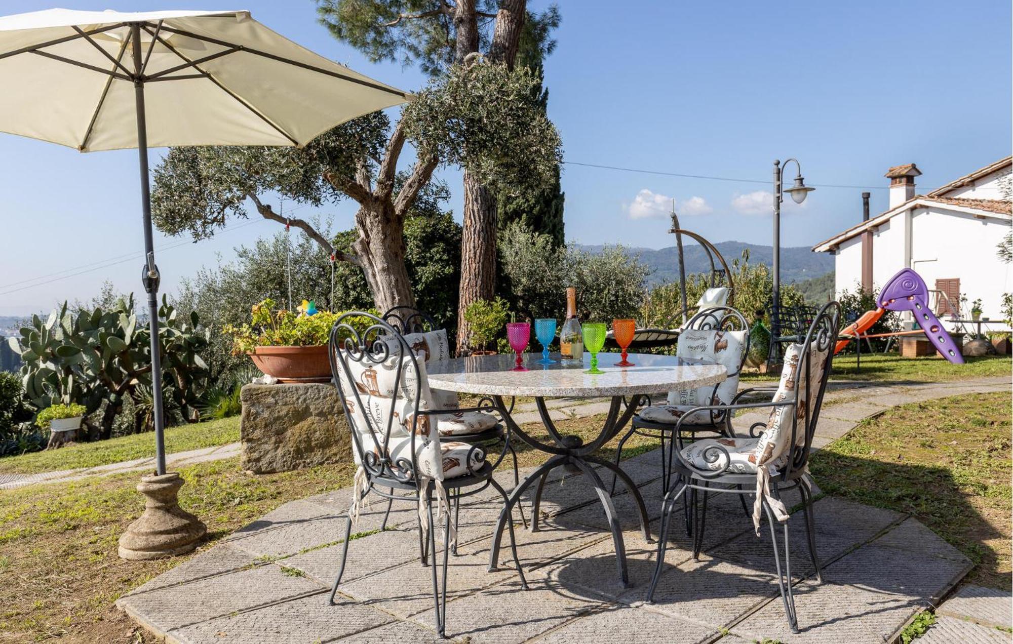 Beautiful Home In Uzzano Pt With Kitchen Zewnętrze zdjęcie
